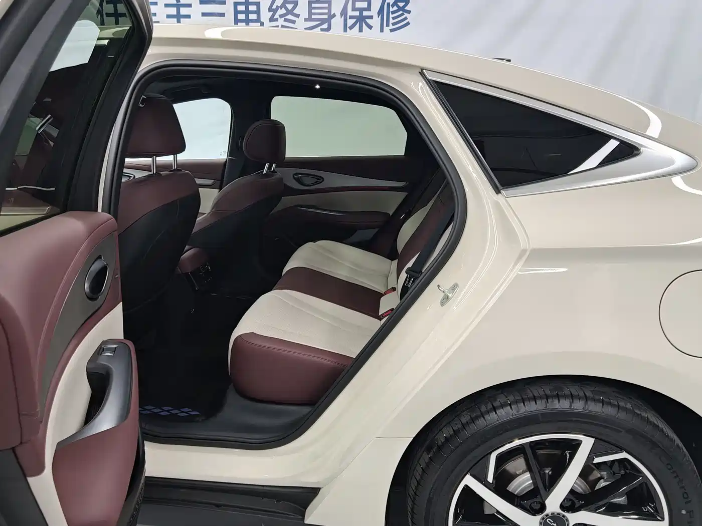 BYD Seal 07 DM-i 2026 DM-i 1.5T 230km Flagship фото 7