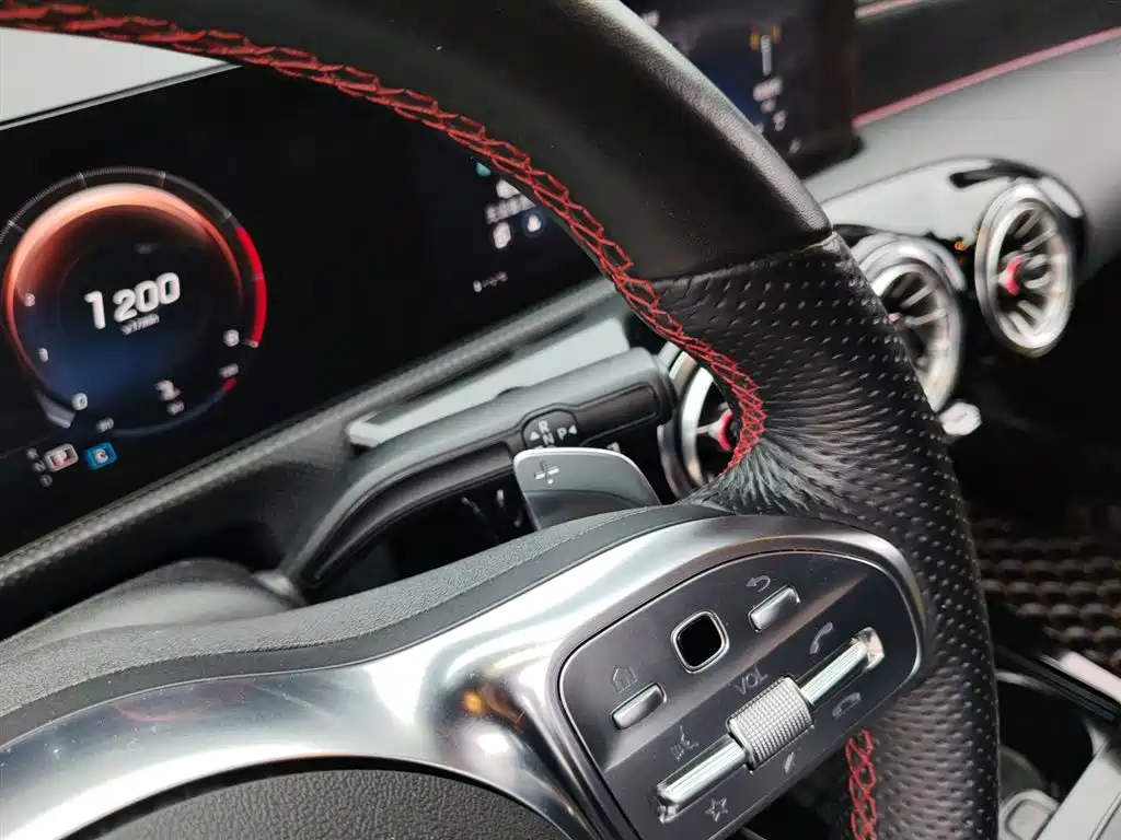 MERCEDES-BENZ CLA (IMPORT)