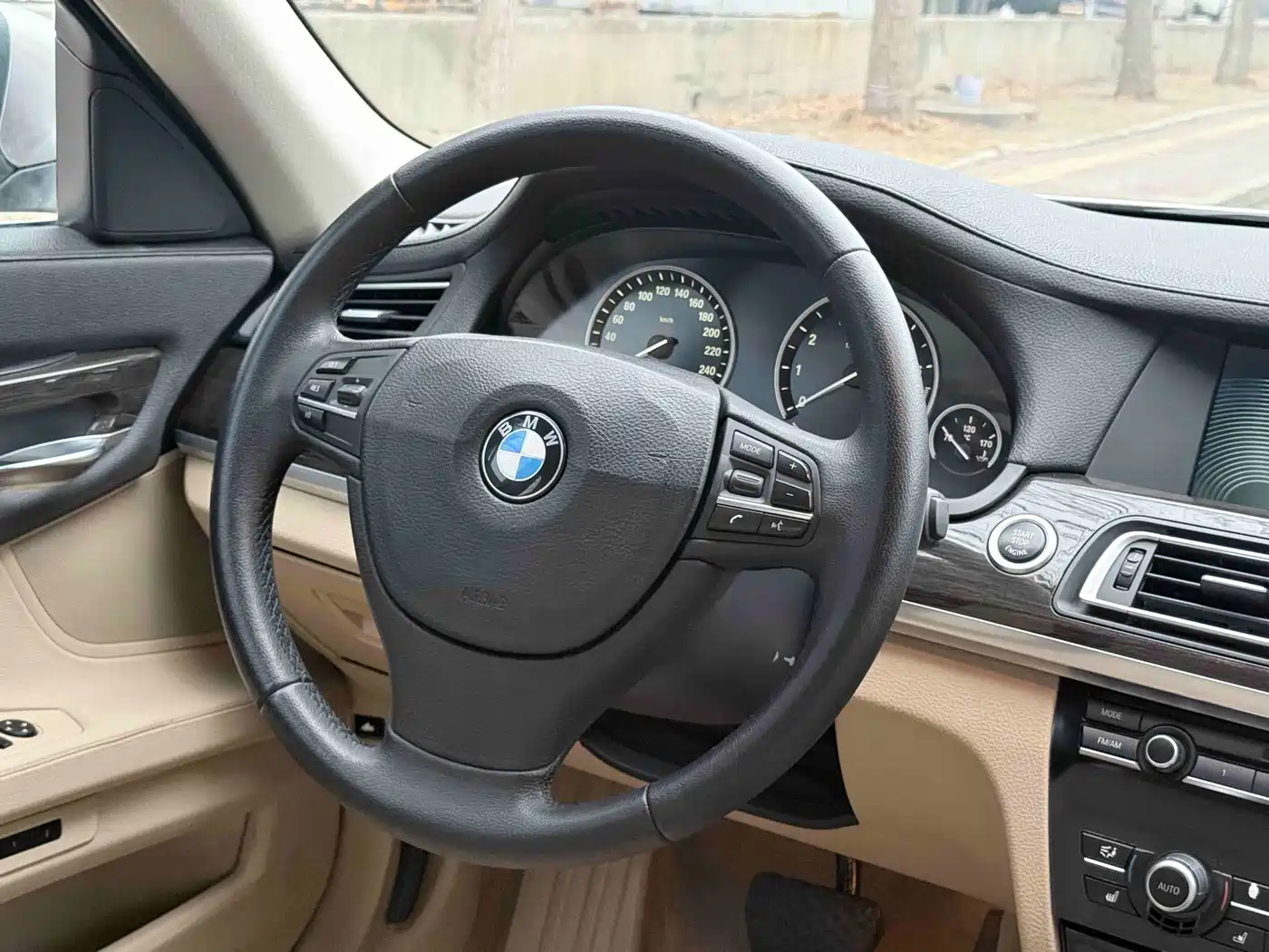BMW 7 Series 2011 730Li Elegance фото 21