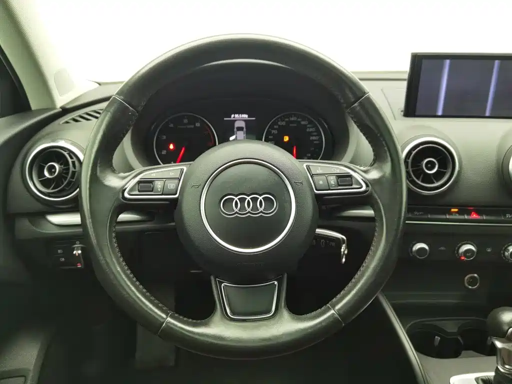 Фото 11 - Audi A3