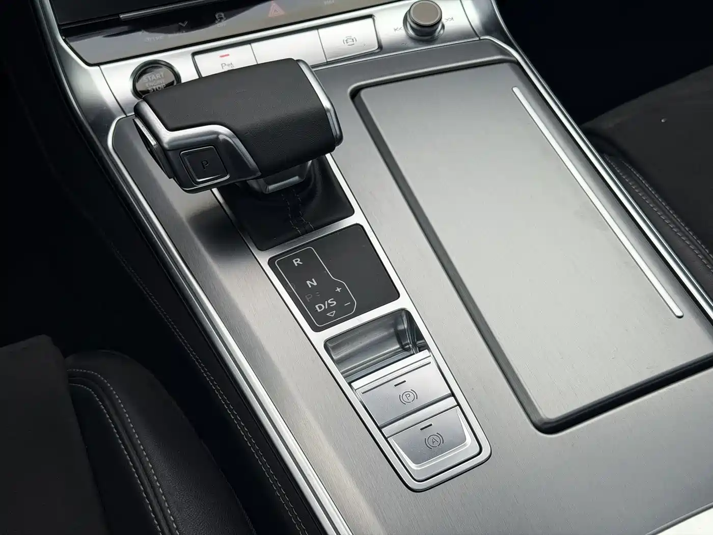 Audi A7L 2024 45 TFSI Luxury фото 14
