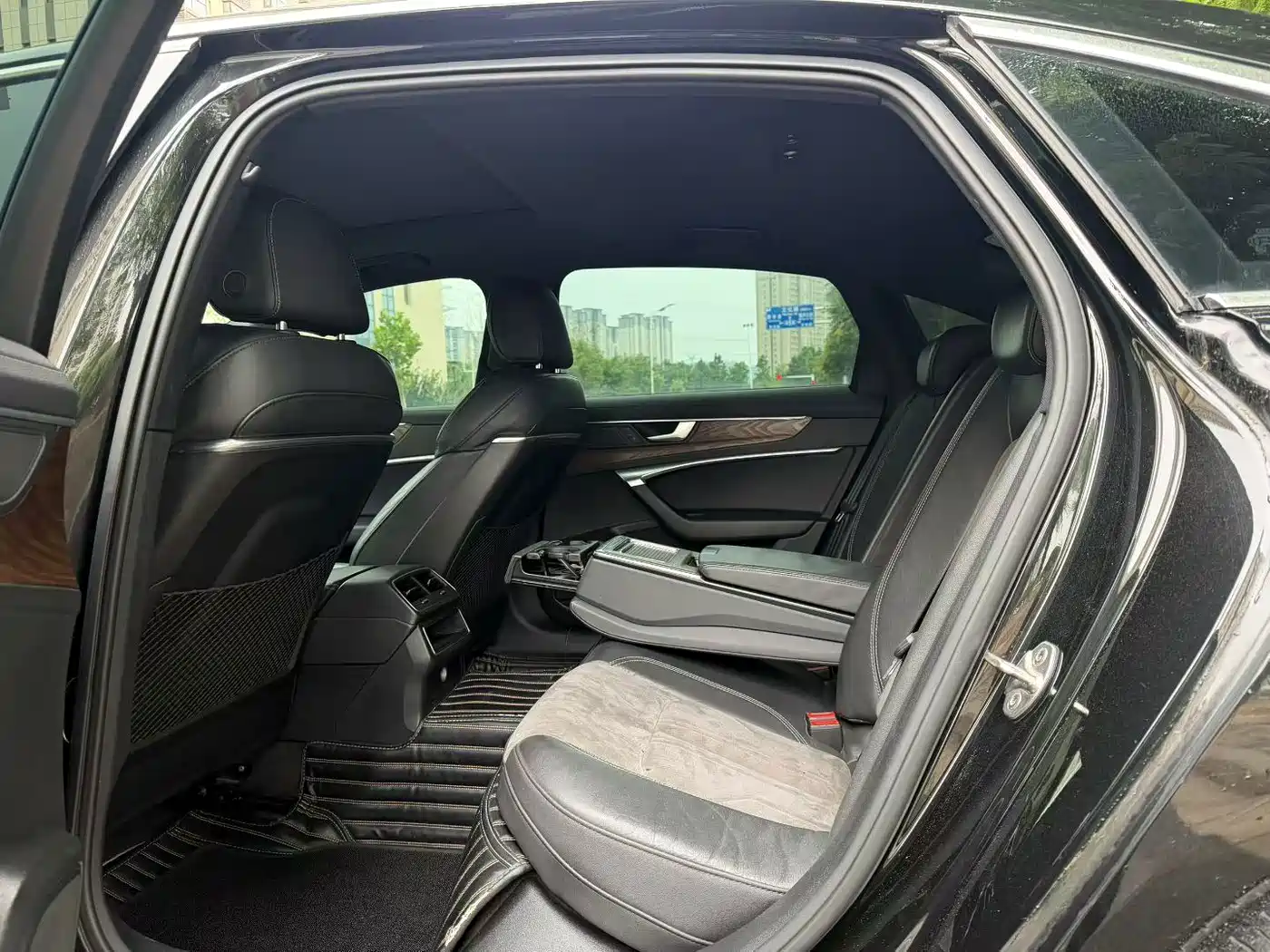Фото 5 - Audi A6L