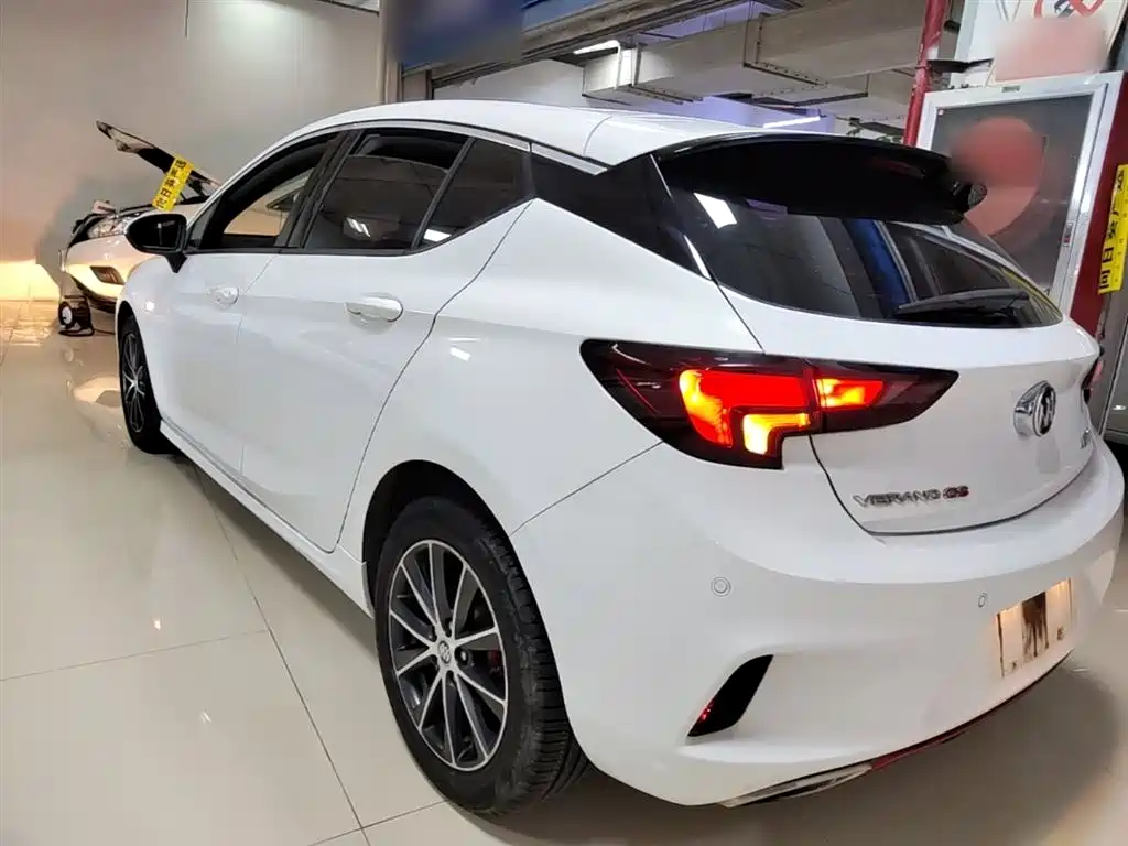 Buick Verano 2016 Hatchback GS 20T DCT Luxury Sport фото 5