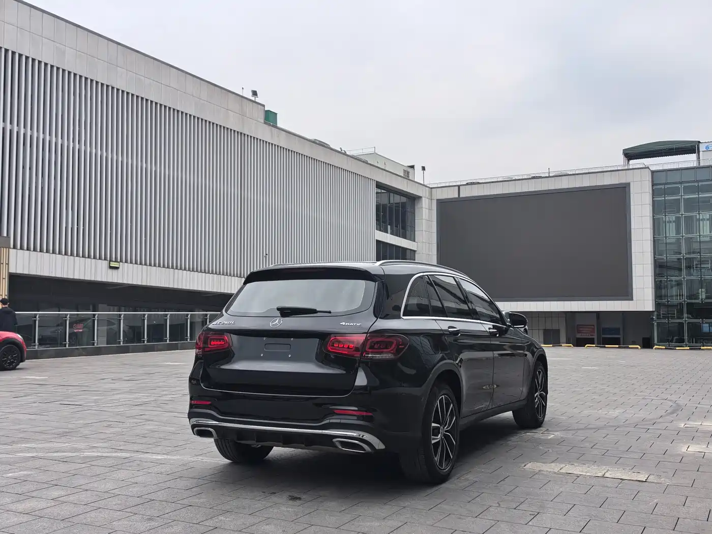 MERCEDES-BENZ GLC