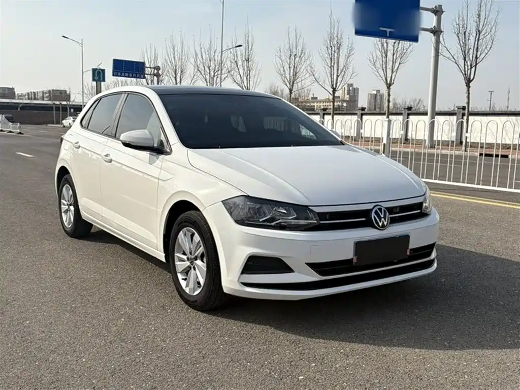 Volkswagen Polo 2021 Plus 1.5L Automatic Panorama Enjoyment Edition фото 6