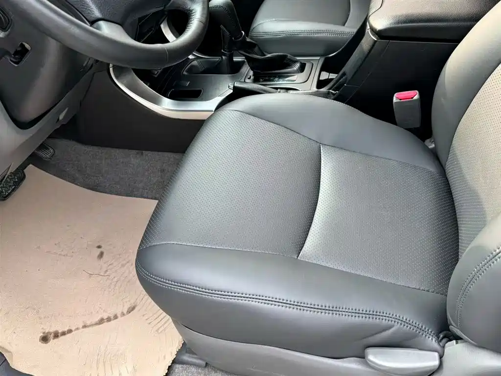 Toyota Prado (Import) 2010 2.7L Automatic Standard фото 6
