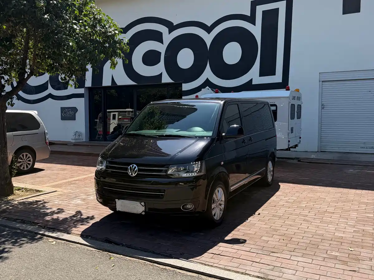 Volkswagen Multivan 2012 2.0TSI 4WD Premium фото 2