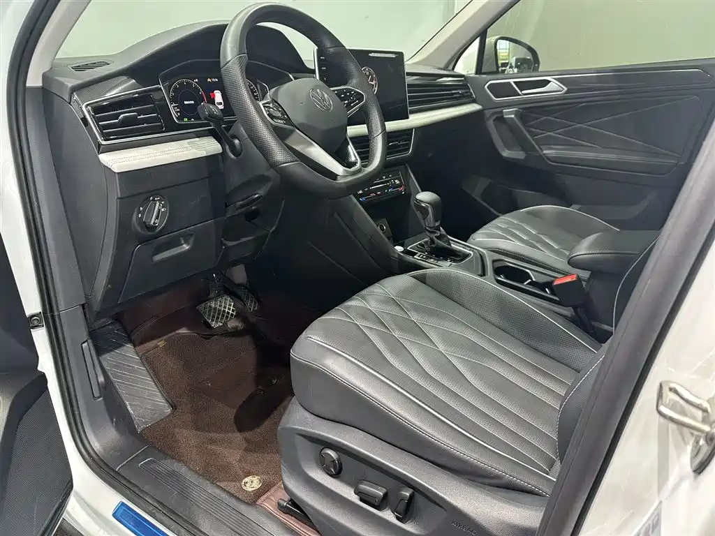 Volkswagen Tiguan L 2023 300TSI Automatic 2WD Smart Enjoyment Edition фото 9