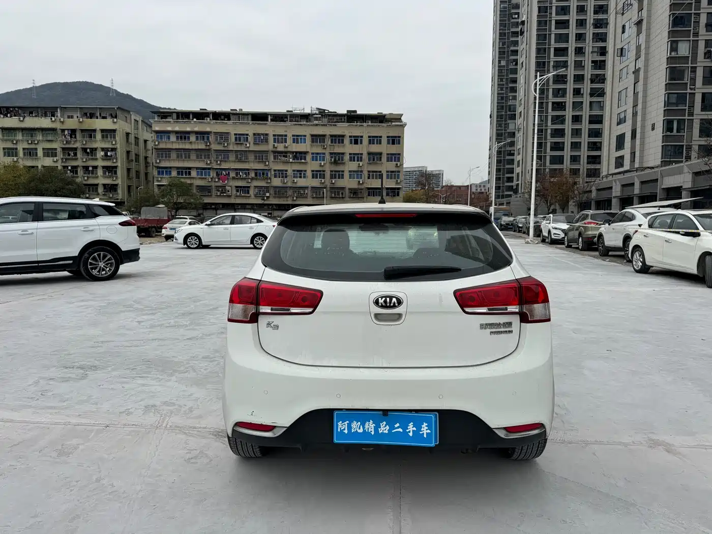 Kia K2 2015 Hatchback 1.6L AT Premium фото 5