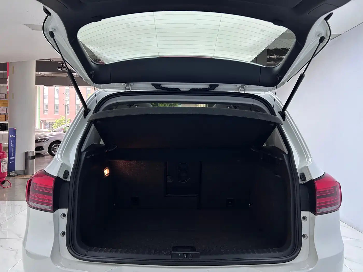 Volkswagen Tiguan 2013 1.8TSI Auto 4WD Luxury фото 22