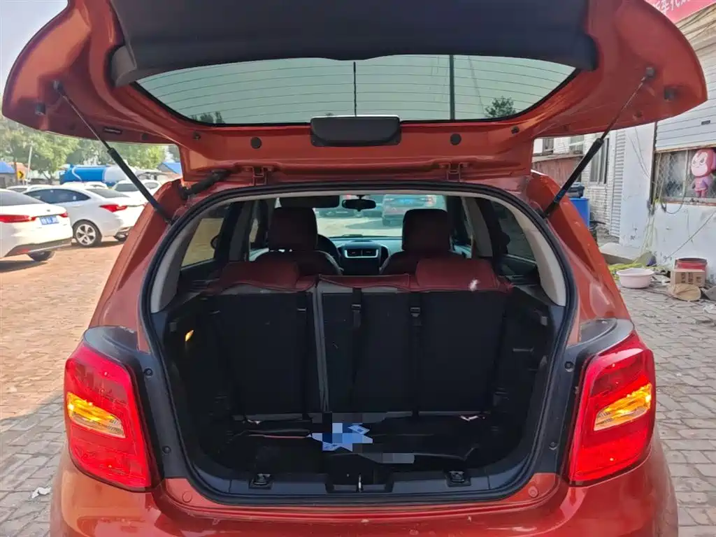 Chevrolet Aveo 2014 Hatchback 1.4SL MT Comfort Edition фото 19