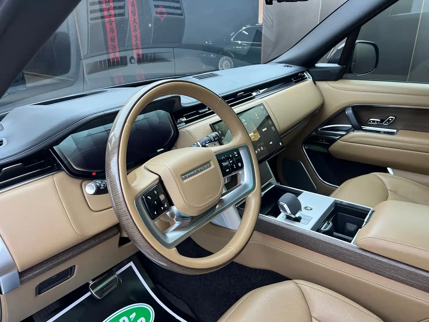 Land Rover Range Rover 2023 3.0 L6 400PS Exemplary Long Wheelbase фото 6