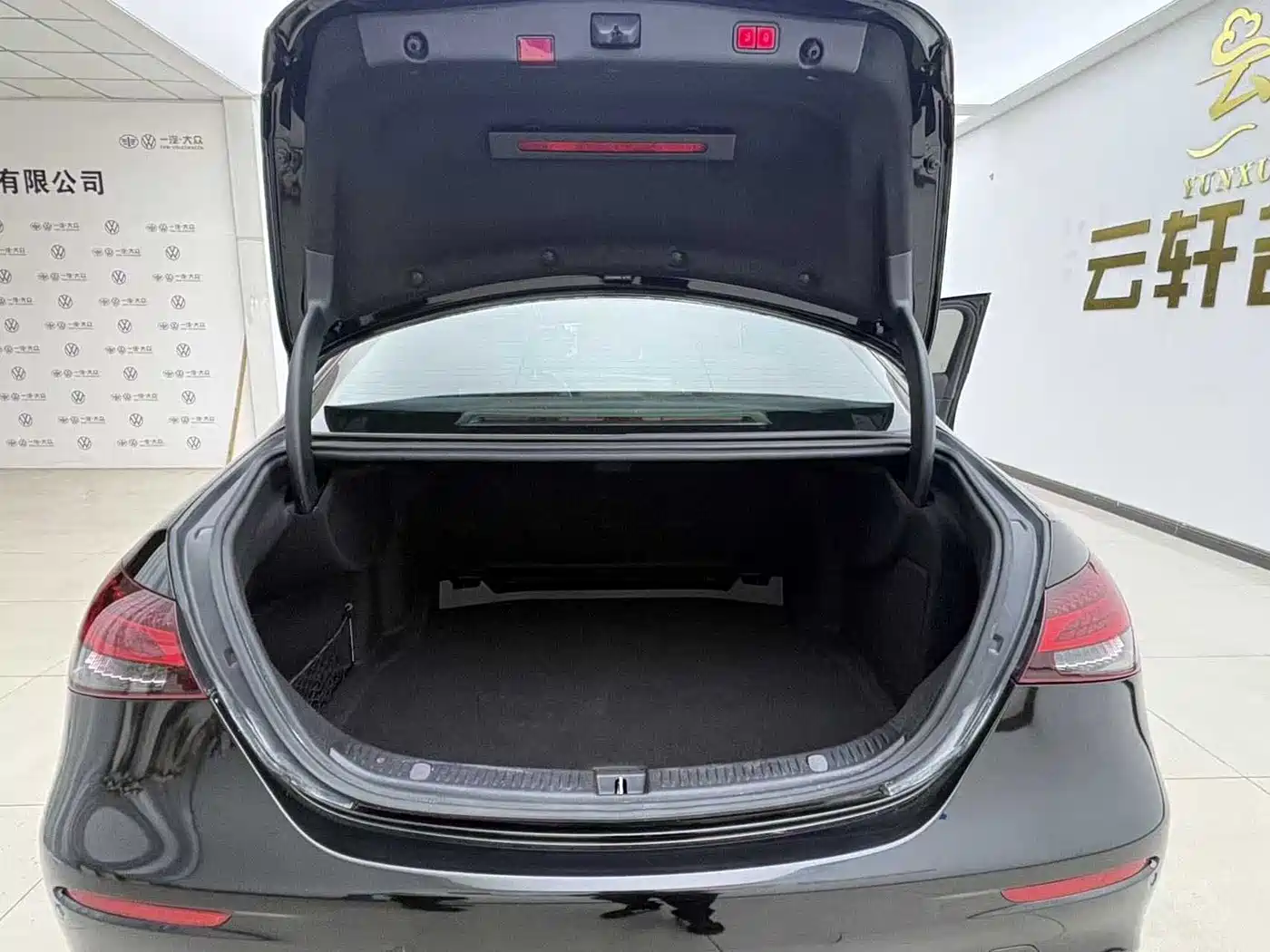 Mercedes-Benz E-Class 2022 E 300 L Sport Fashion фото 12