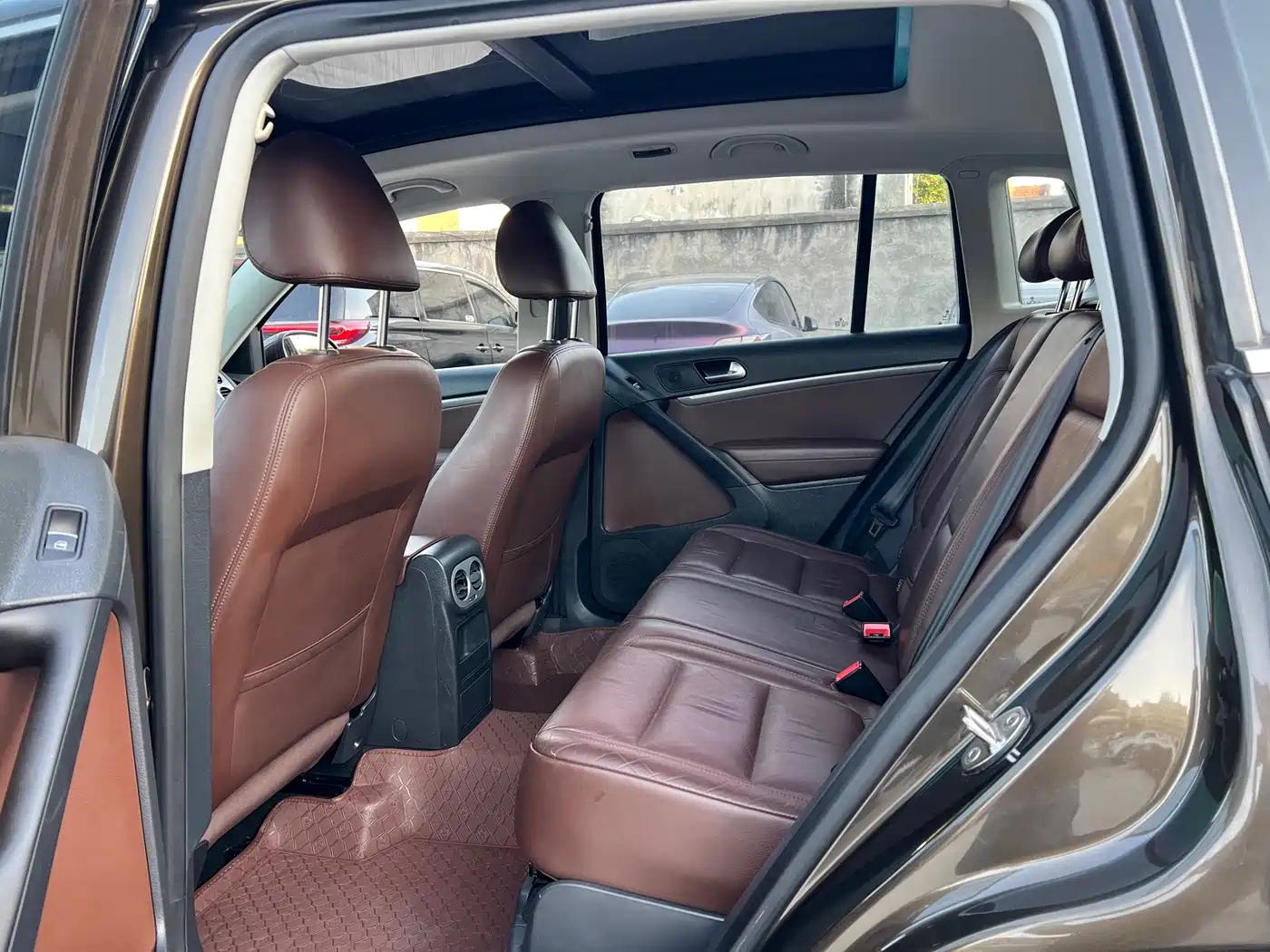 Volkswagen Tiguan 2013 1.8TSI Auto 4WD Luxury фото 7