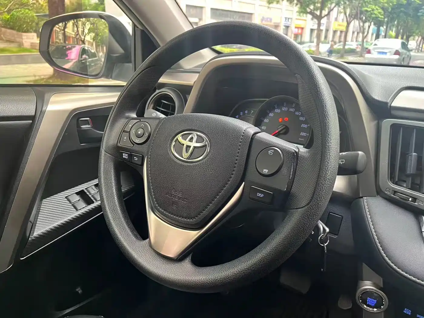 Toyota RAV4 Rongfang 2016 2.0L CVT 2WD Trend (China V) фото 4