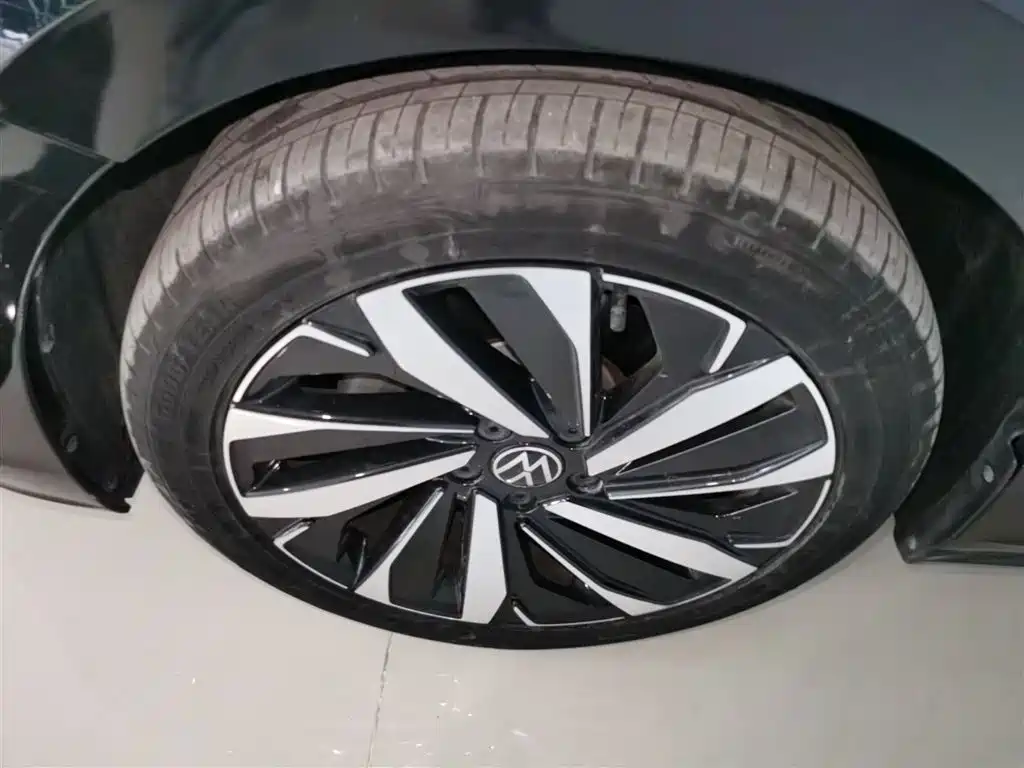 Volkswagen Passat 2023 Facelift 330TSI Luxury Edition фото 25