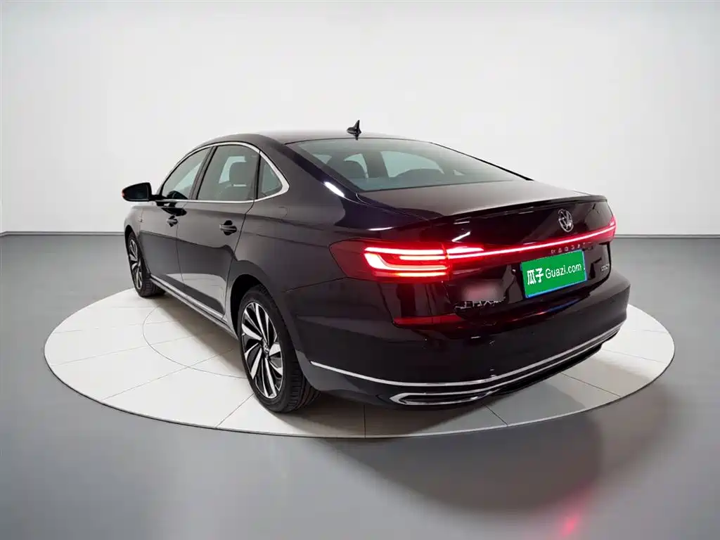 Volkswagen Passat 2023 Facelift 330TSI Luxury Edition фото 23