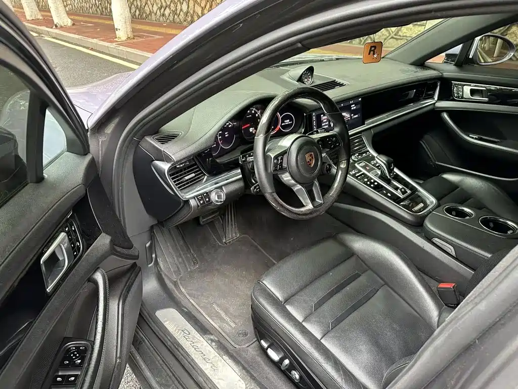 Photo 7 - Porsche Panamera