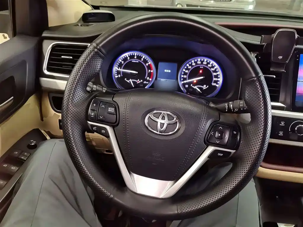 Toyota Highlander 2017 2.0T 2WD Elite 7-Seater фото 3