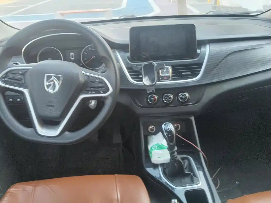 Baojun 730 2020 2019 1.5L Manual Fashion Edition 7-Seater China VI