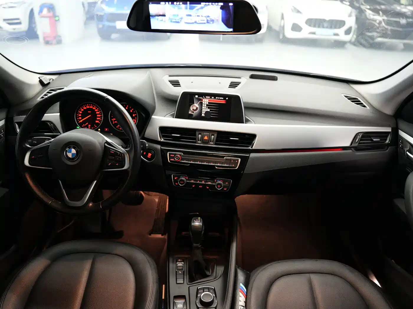 BMW X1 2016 sDrive18Li Premium Model фото 14
