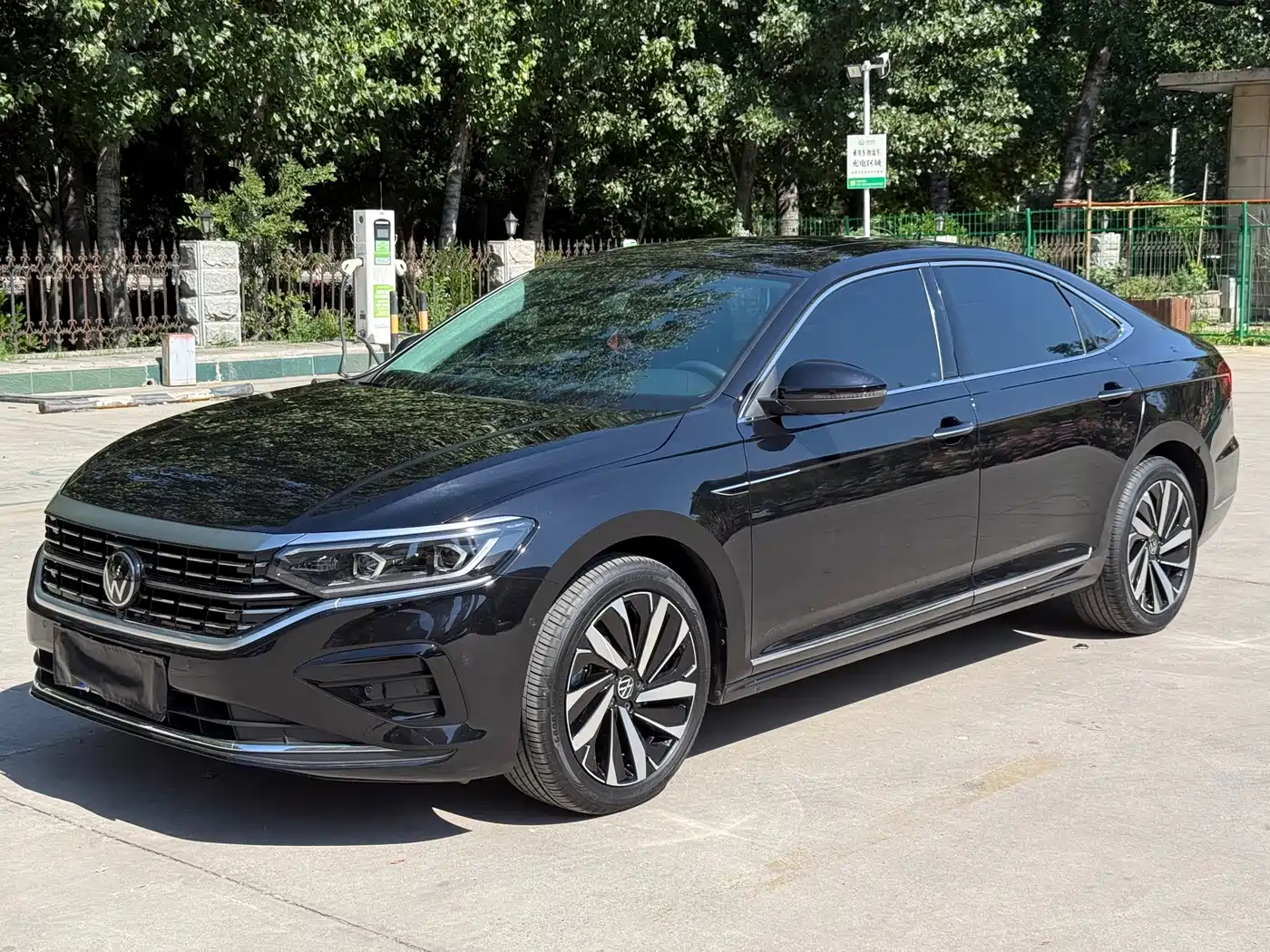 Volkswagen Passat 2024 380TSI Luxury
