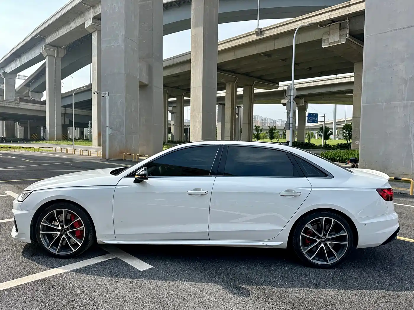 Audi A4L 2020 45 TFSI quattro Premium Elegance фото 5