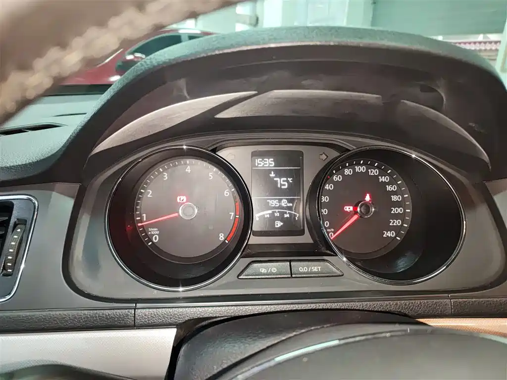 Volkswagen Lavida 2017 1.6L Manual Comfort Edition фото 12