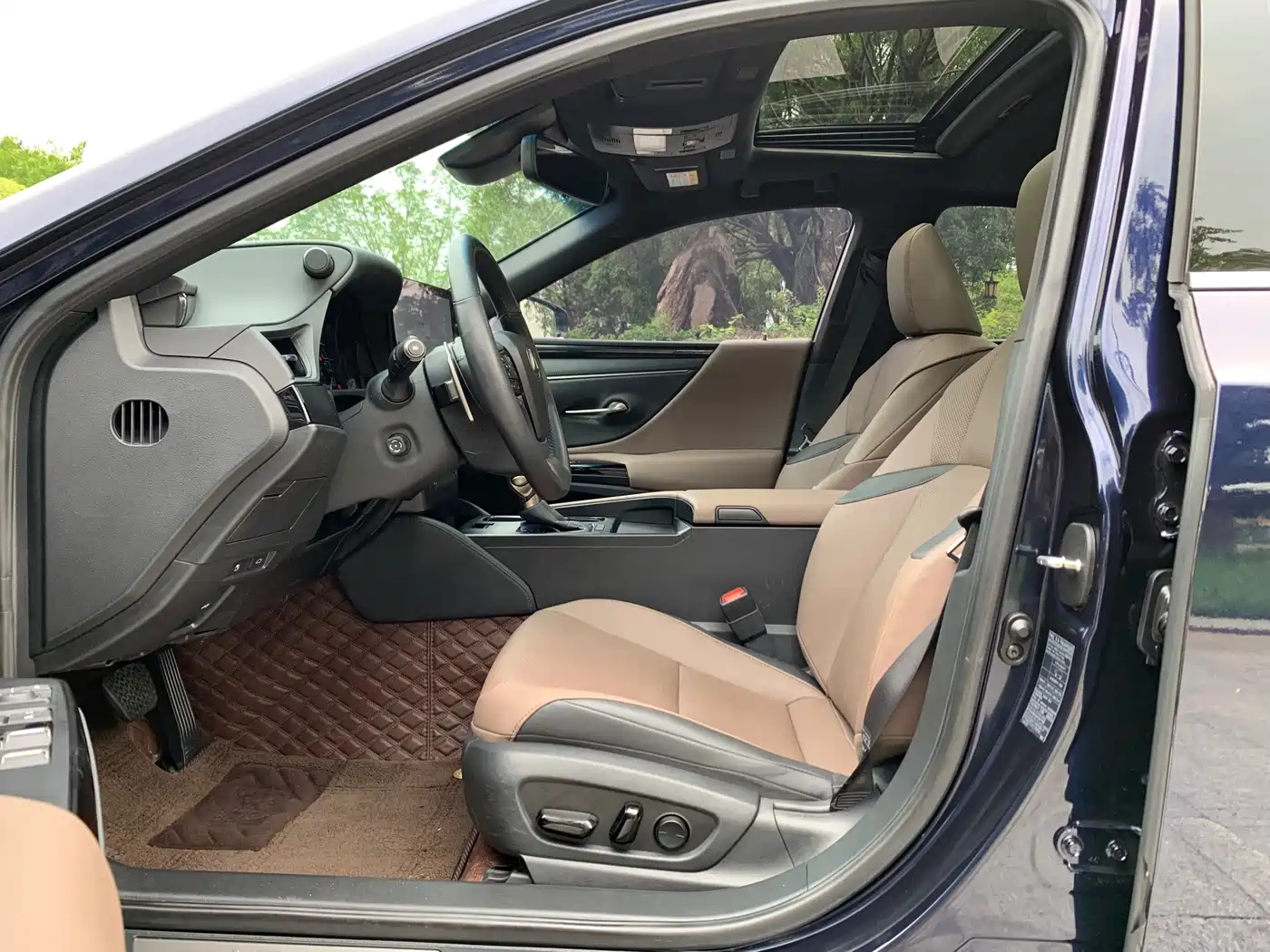 Фото 4 - Lexus ES