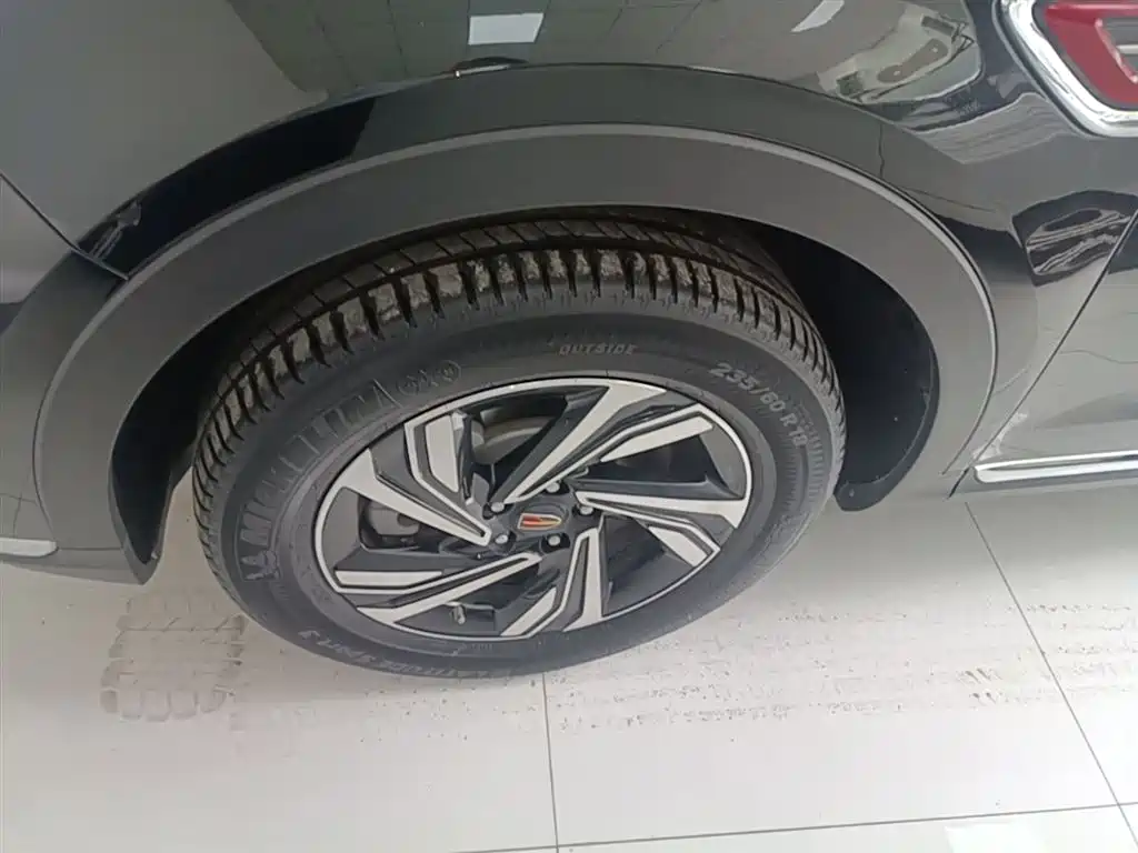 Hongqi HS5 2022 Facelift 2.0T Smart Flag Enjoyment Edition фото 23