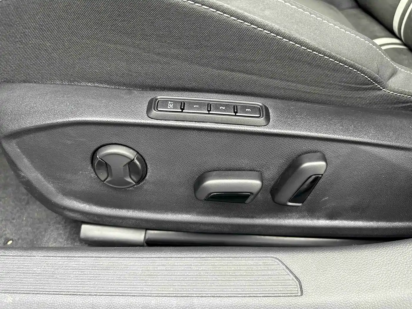 Volkswagen Golf 2021 280TSI DSG R-Line фото 10