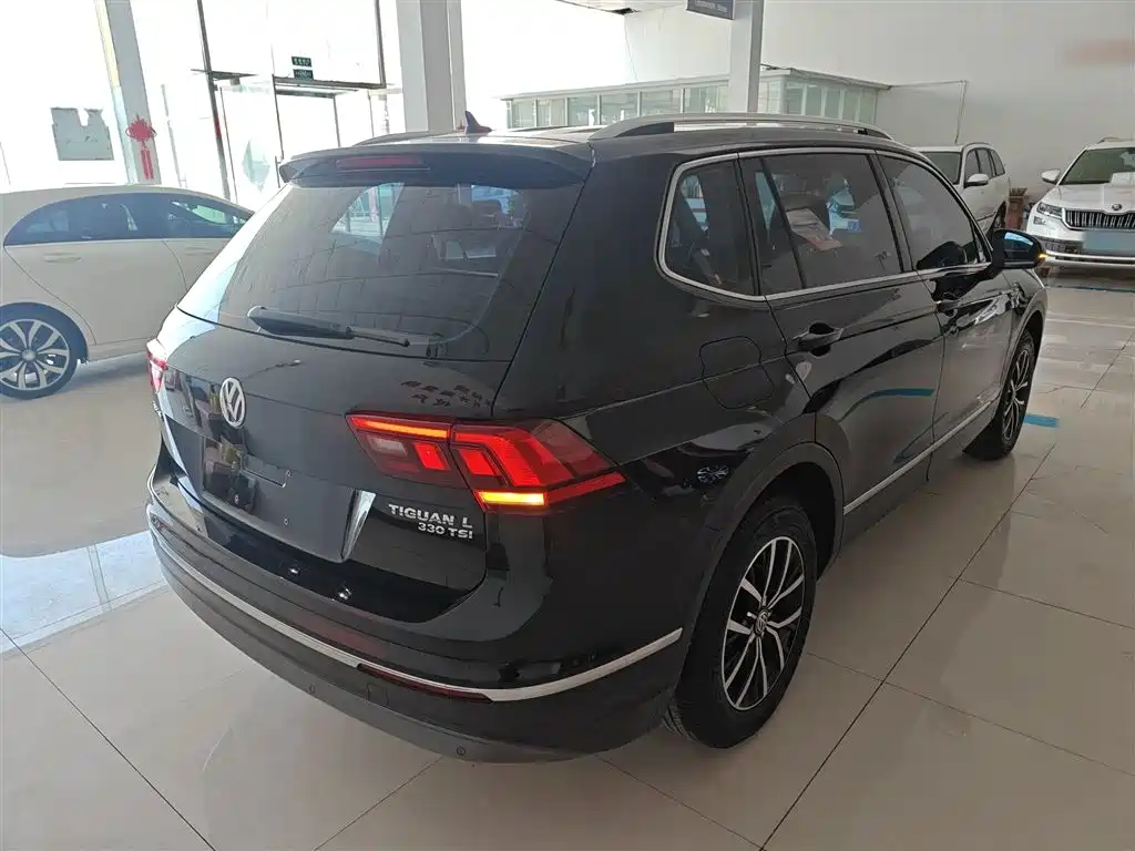Volkswagen Tiguan L 2018 Facelift 330TSI Automatic 2WD Luxury Edition фото 7
