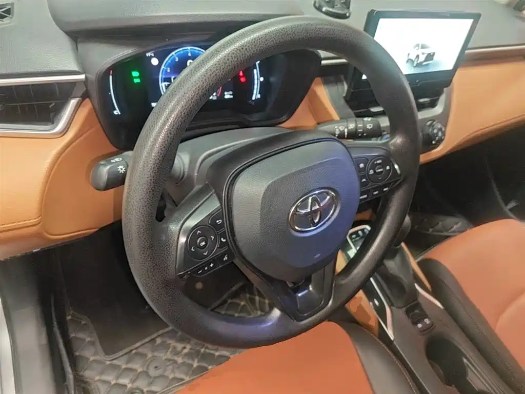 Toyota Corolla Cross 2023 2.0L Pioneer Edition фото 11