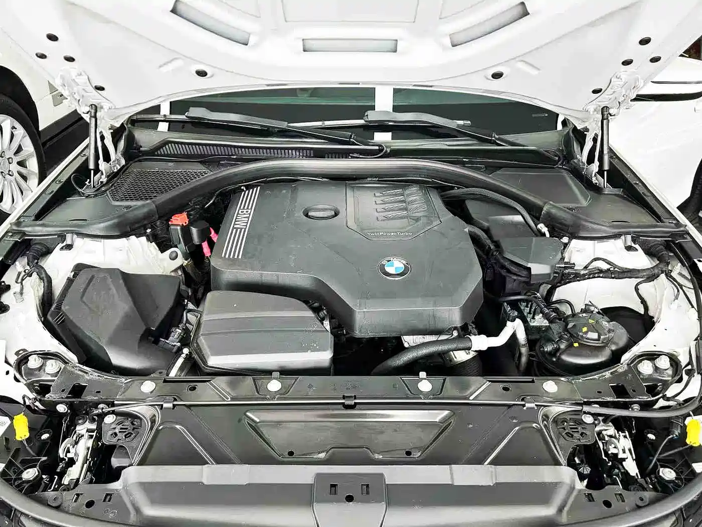 BMW 3 Series 2023 325Li M Sport Package фото 10