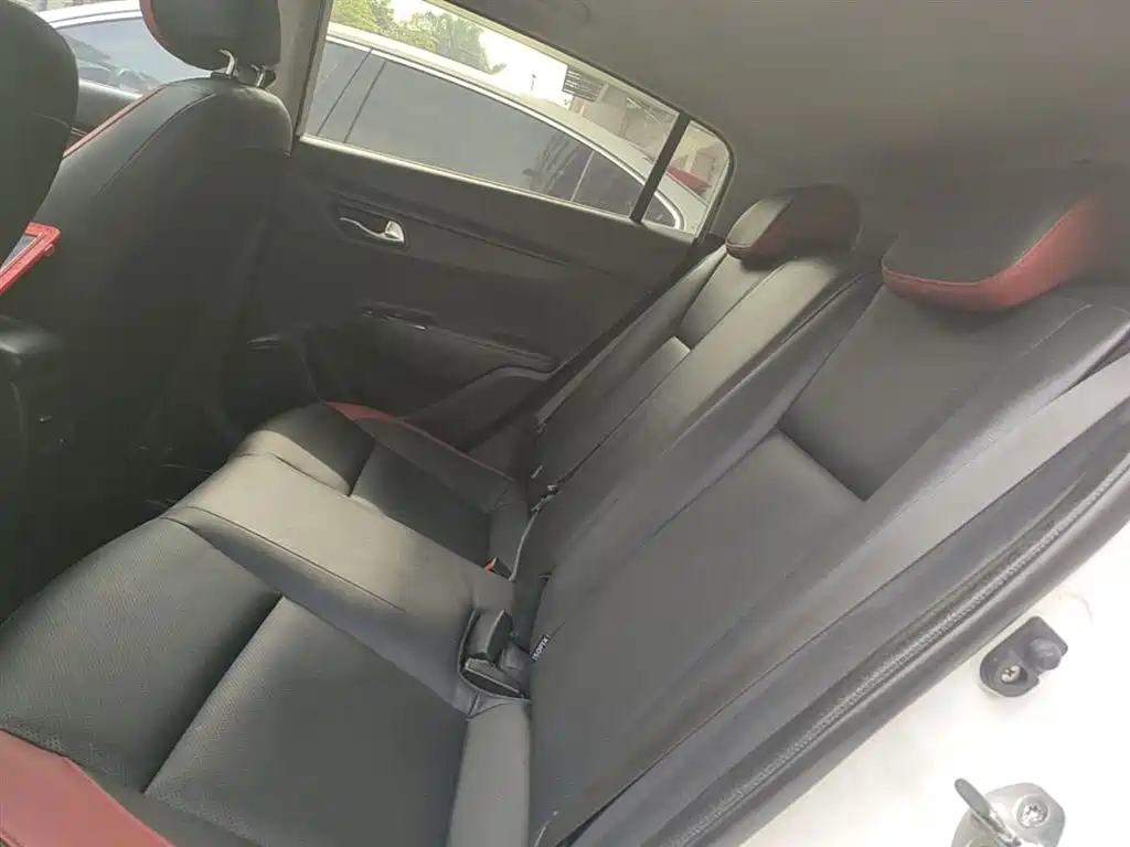 Kia KX CROSS 2018 1.6L Automatic Smart Sunroof Edition фото 17