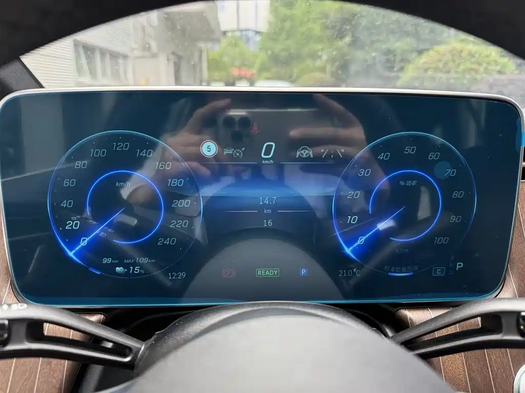 Mercedes-Benz EQE 2025 Model 500 4MATIC Luxury Edition фото 7