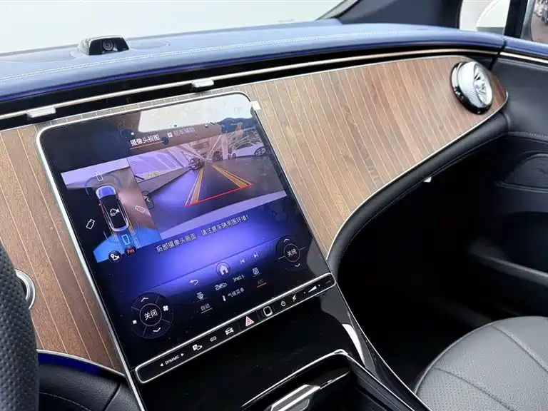 Mercedes-Benz EQE 2025 Model 500 4MATIC Luxury Edition фото 4