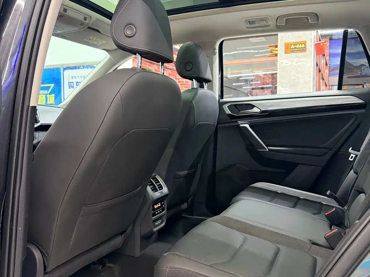 Volkswagen Tayron 2022 280TSI 2WD Luxury Smart Connect Edition фото 19