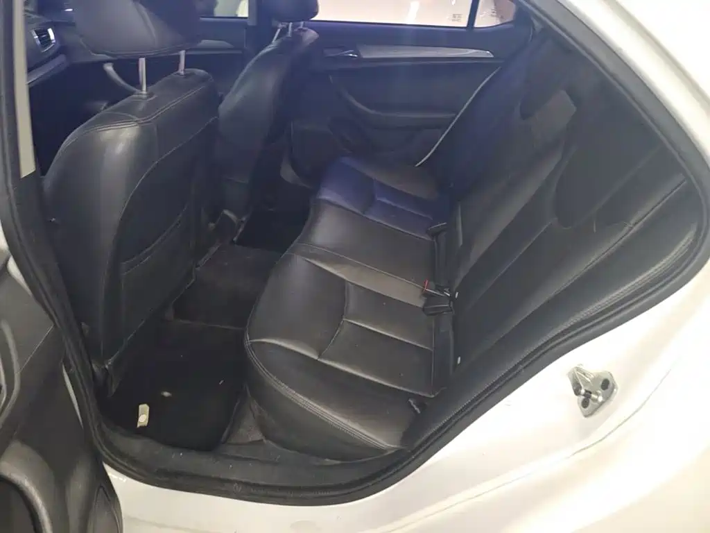 Roewe 360 2015 2015 1.5L Automatic Luxury