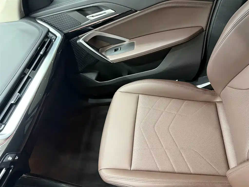 BMW X1 2023 sDrive20Li X Design Package фото 13