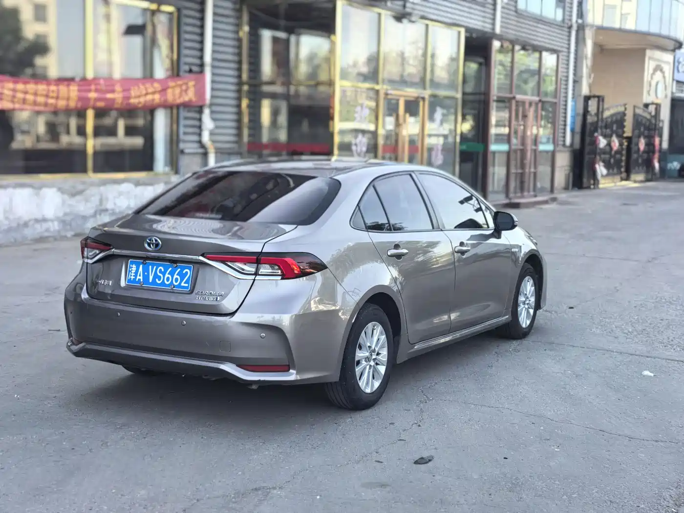 Toyota Corolla 2021 Hybrid 1.8L E-CVT Pioneer Edition фото 5