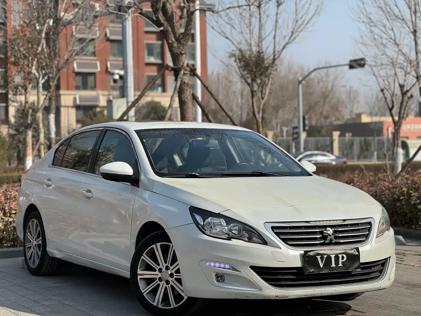 Peugeot 408 2016 1.6T Automatic Luxury Edition фото 3
