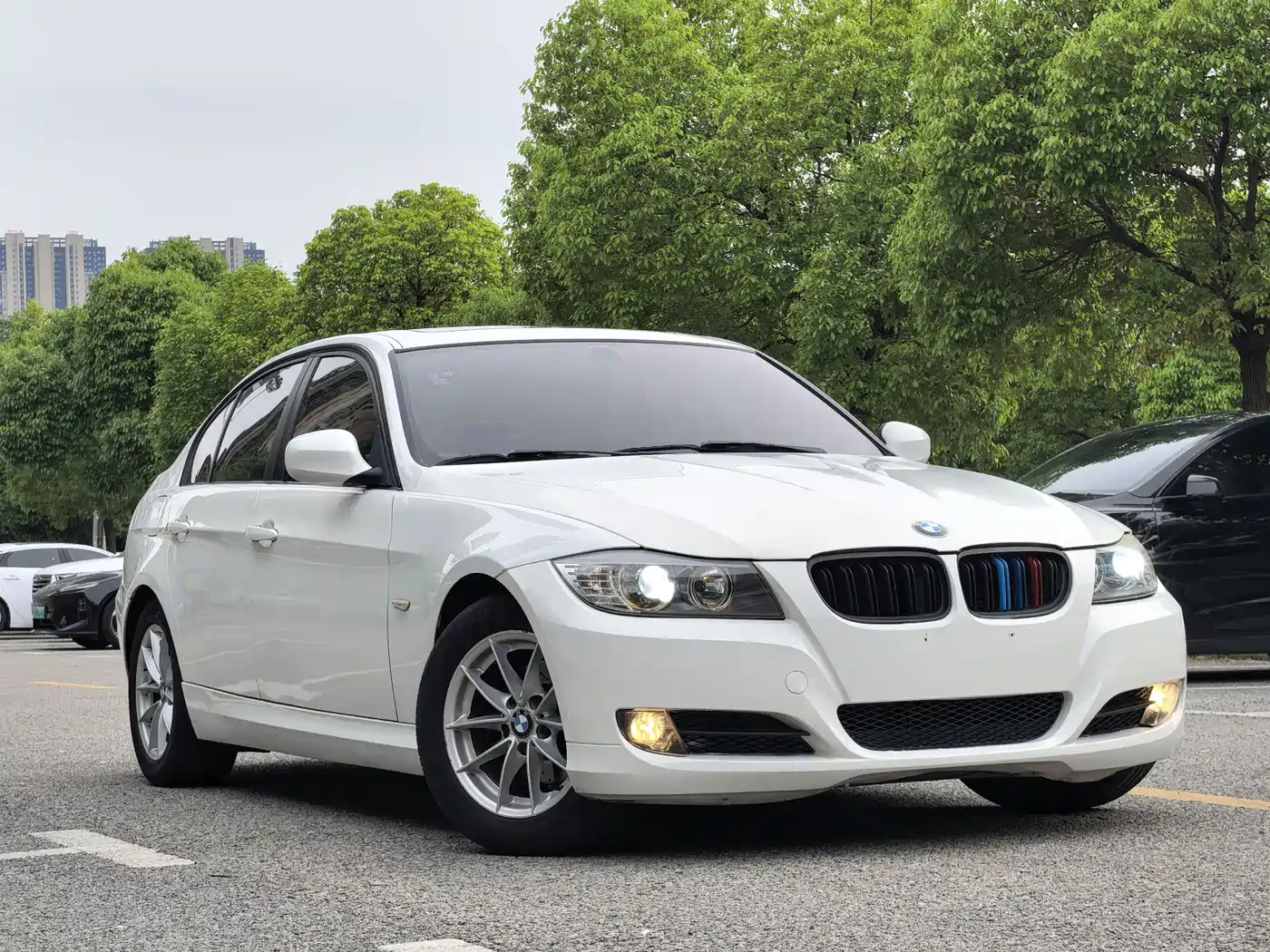 BMW 3 Series (Import) 2012 318i Leading фото 2