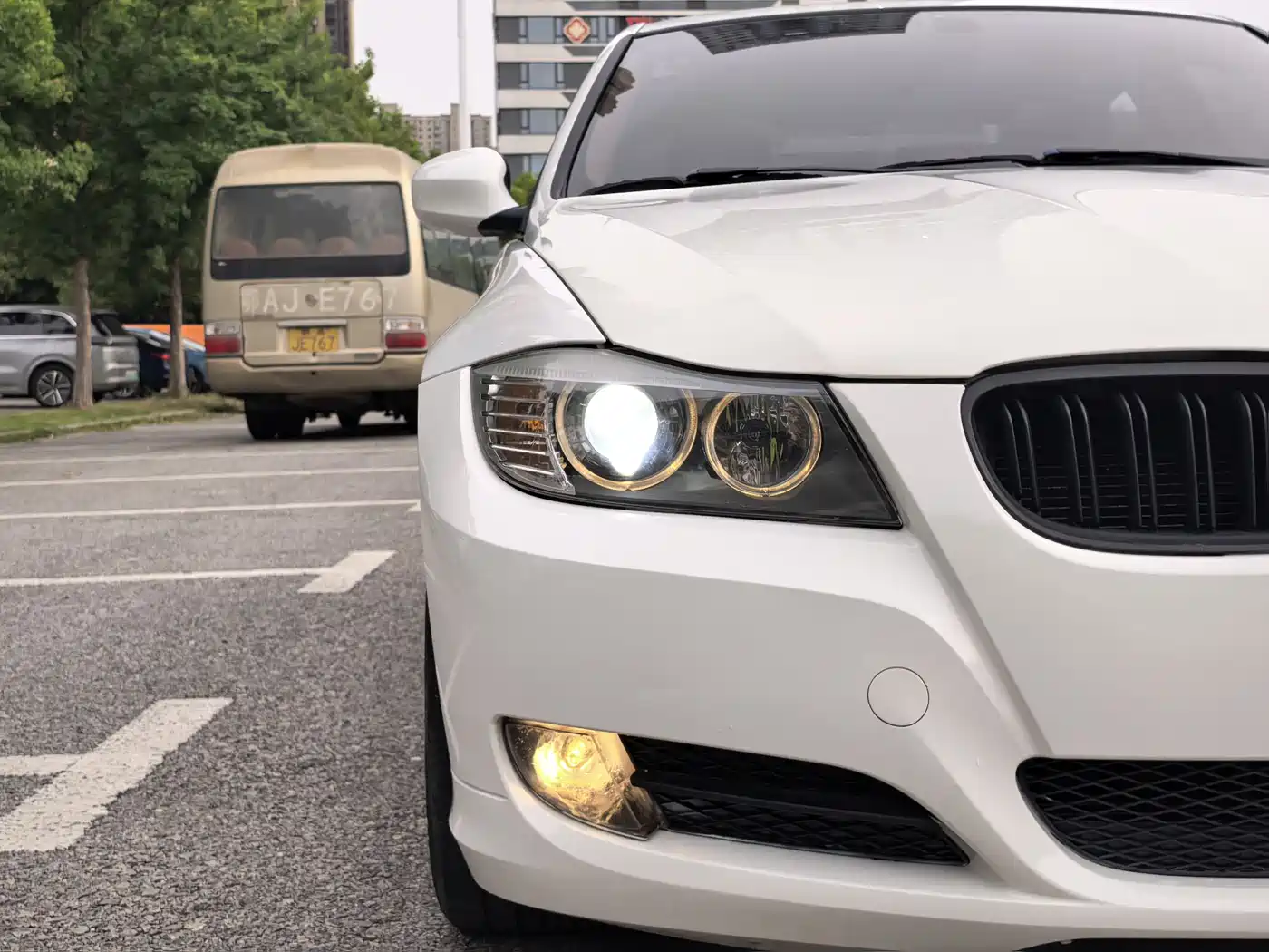 BMW 3 Series (Import) 2012 318i Leading фото 24