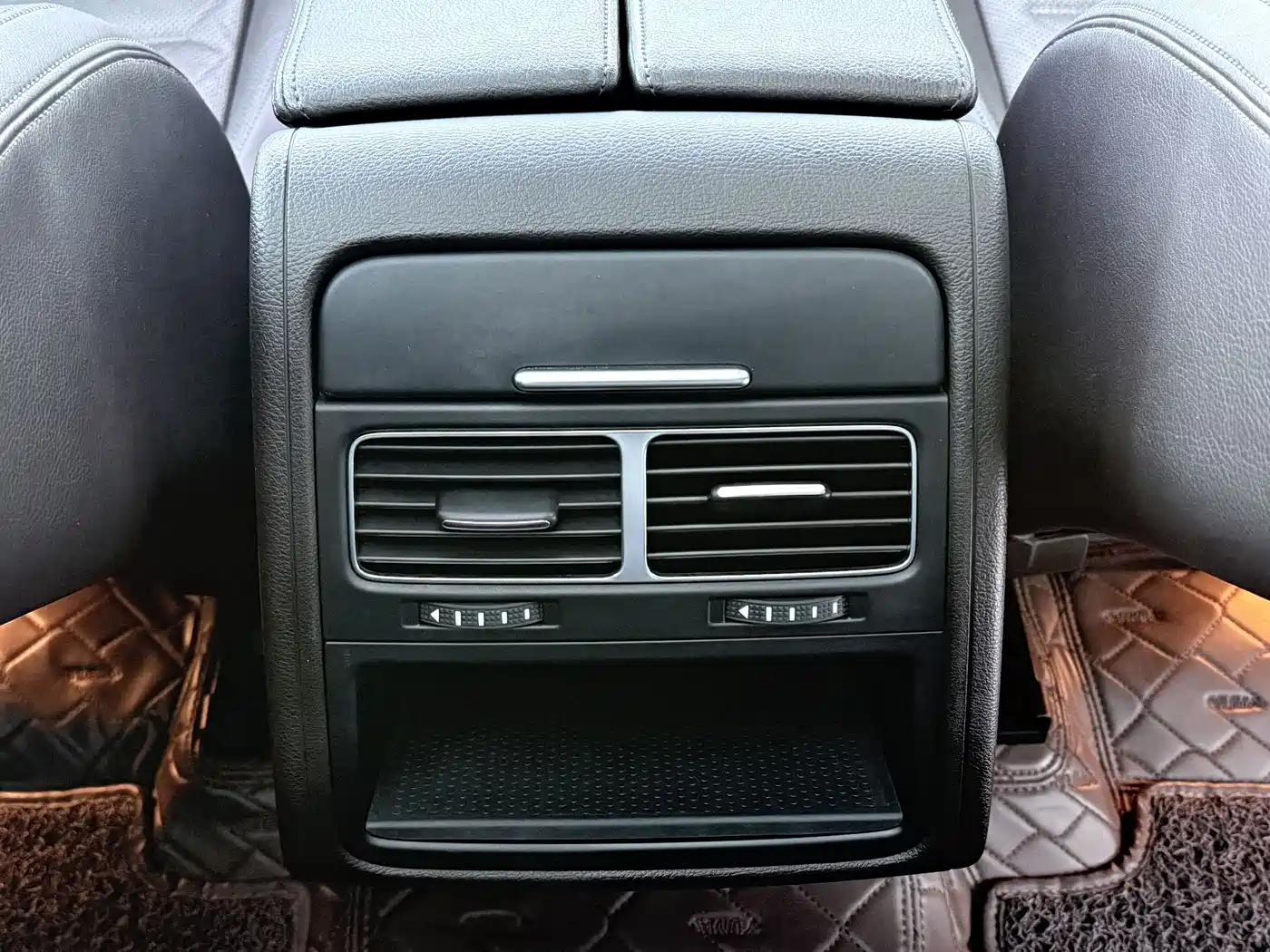 Volkswagen Touareg 2017 3.0TSI Explorer Edition фото 17