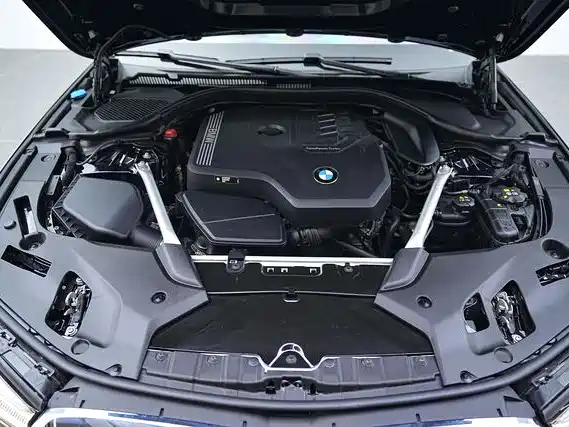 BMW 5 Series 2023 530Li Leading M Sport Package фото 11