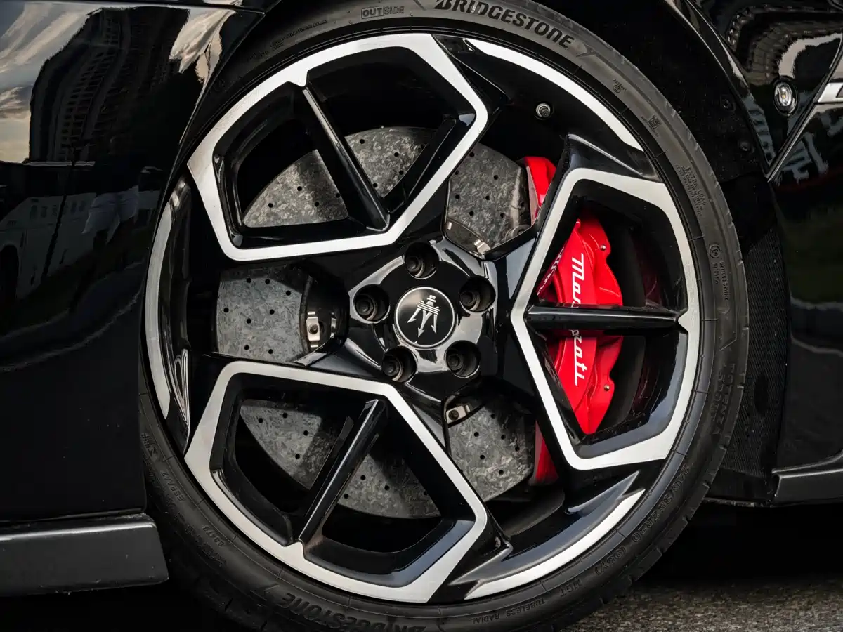 Maserati MC20 2020 3.0T Standard Edition фото 10