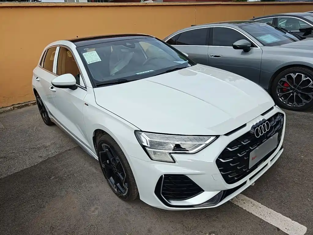 Audi A3 2026 2025 Facelift Sportback 35TFSI Flying Spur Premium