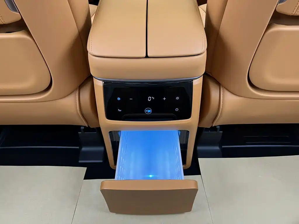 WEY Alpine 2025 2025 AWD Alpine 8