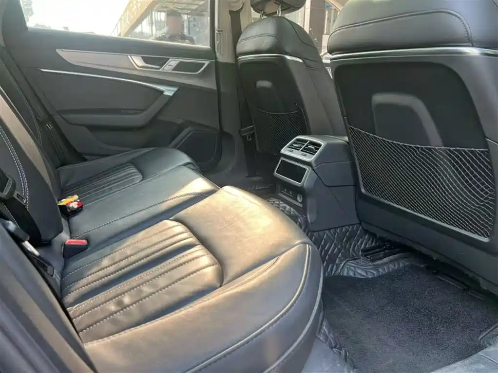 Audi A6L 2023 45 TFSI Premium Selection Elegance фото 21